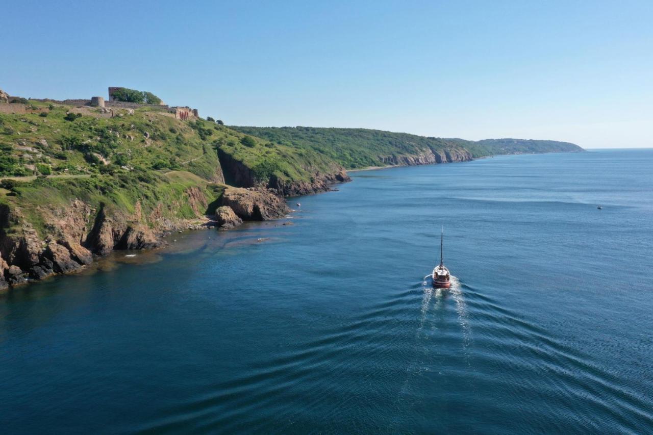 Varra Water - Unique Boat Accomodation - Bornholm Nexo Екстер'єр фото